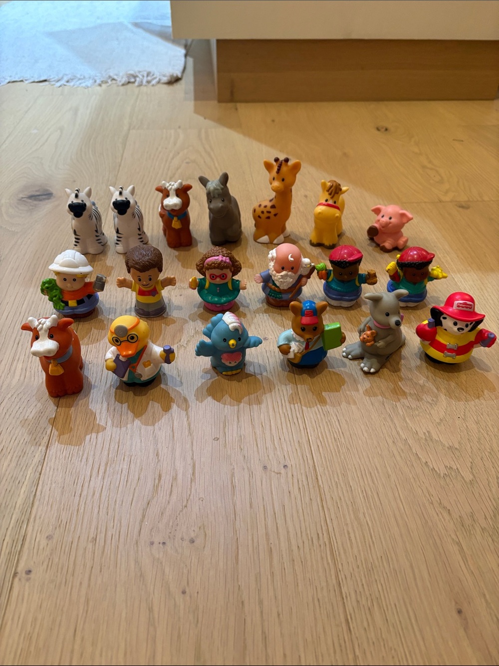 Vintage Fisher Price Little People Lot of 19 Figures Animals 2000s Y2K